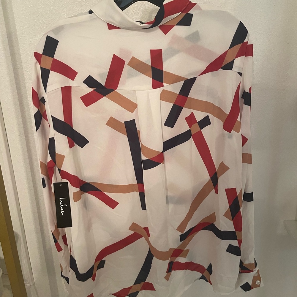 Lulu’s button down top - Picture 2 of 2